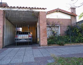 Casa 4 ambientes, Ituzaingó. 