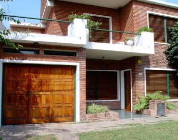 Castelar sur, casa 4 ambientes, lote 10 x 40.